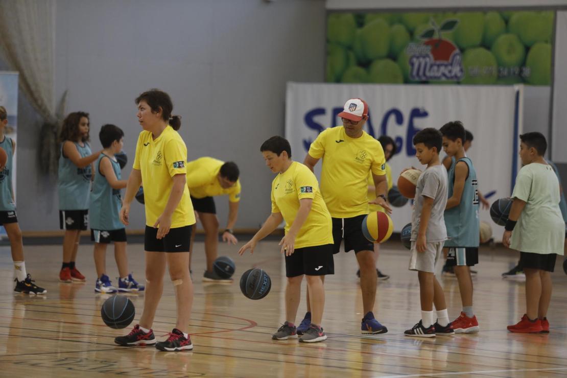Fotografía relacionada con evento del artículo "ADDIF guanya el Campionat Regional de Bàsquet Adaptat 2025".